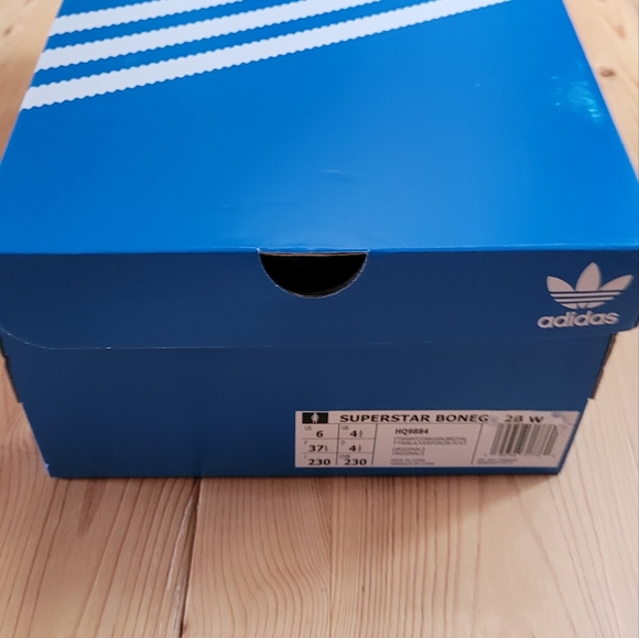 NWT Adidas Superstar Bonega fits 7.0 ladies size - Picture 12 of 16